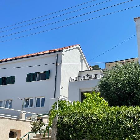 Apartment Simaris - Spacious With Terrace And Sea View Šibenik Екстериор снимка