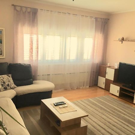 Apartment Simaris - Spacious With Terrace And Sea View Šibenik Екстериор снимка