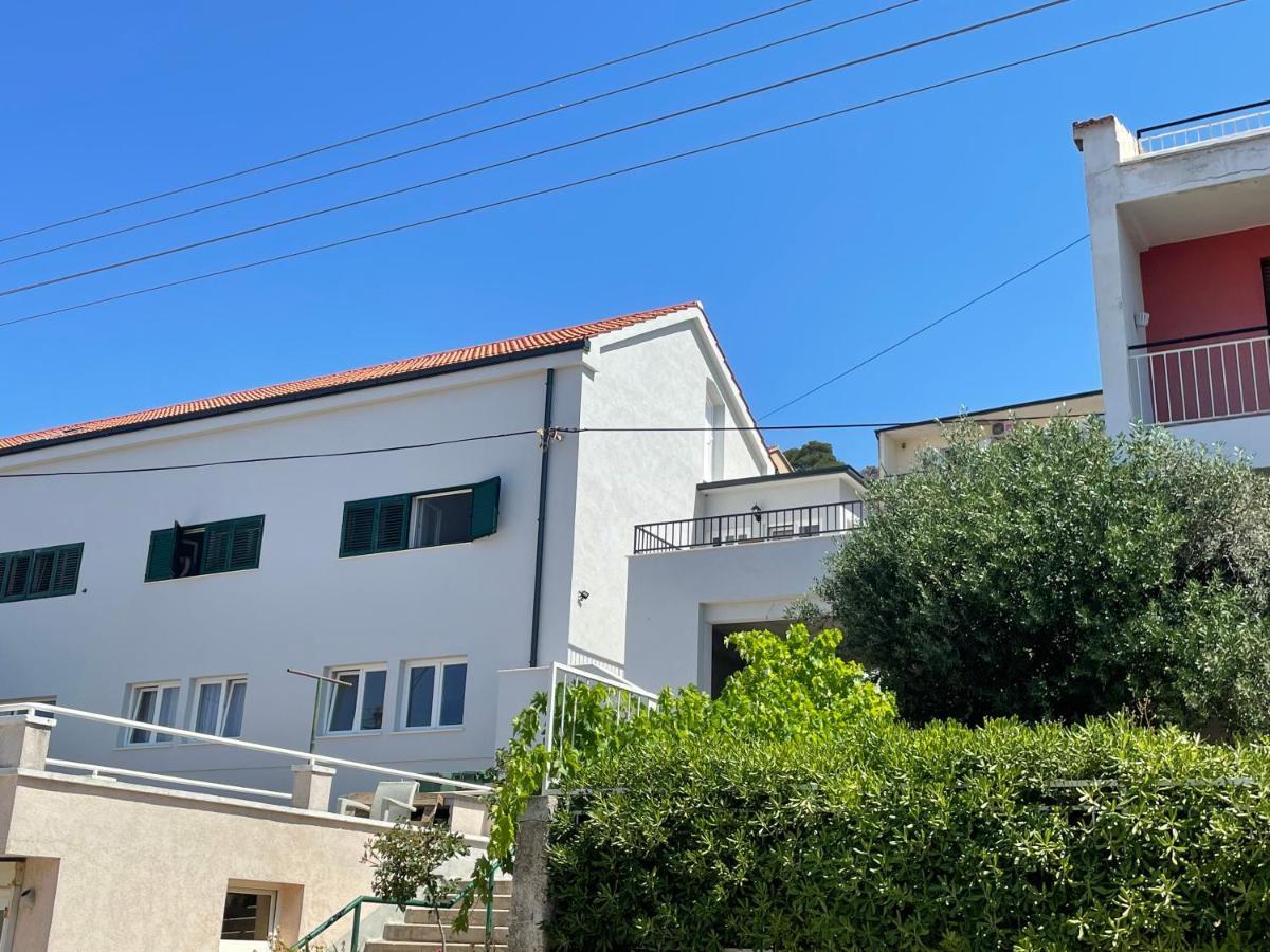 Apartment Simaris - Spacious With Terrace And Sea View Šibenik Екстериор снимка