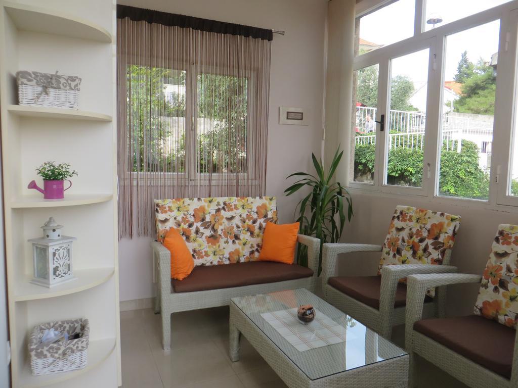 Apartment Simaris - Spacious With Terrace And Sea View Šibenik Екстериор снимка