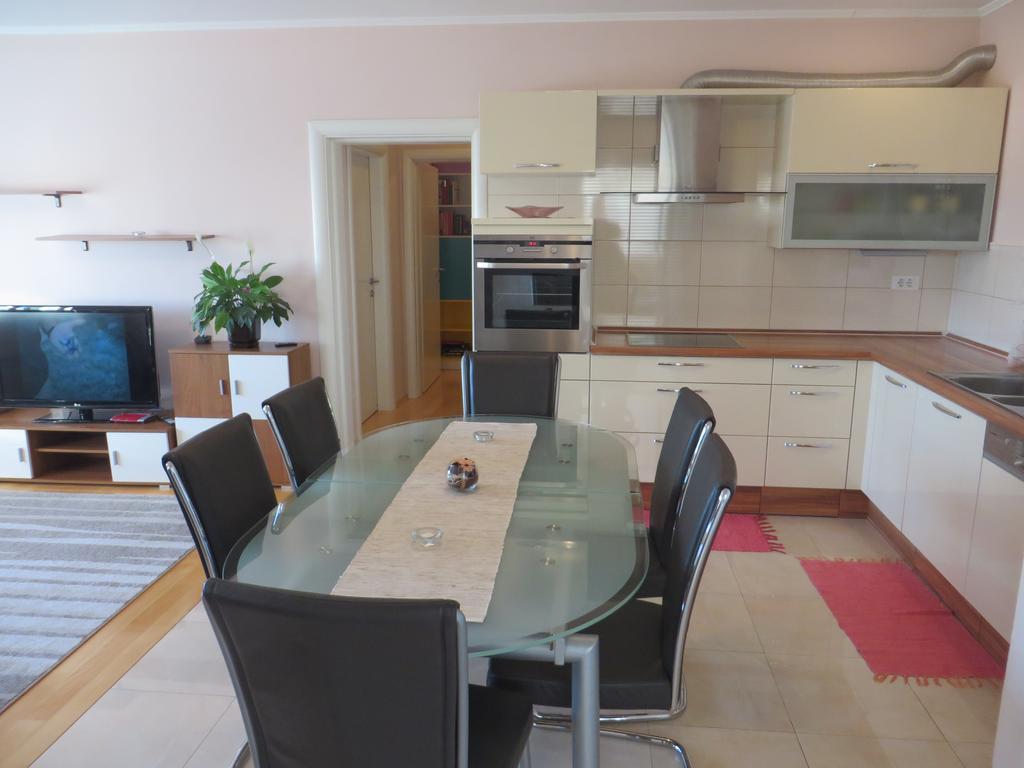 Apartment Simaris - Spacious With Terrace And Sea View Šibenik Екстериор снимка