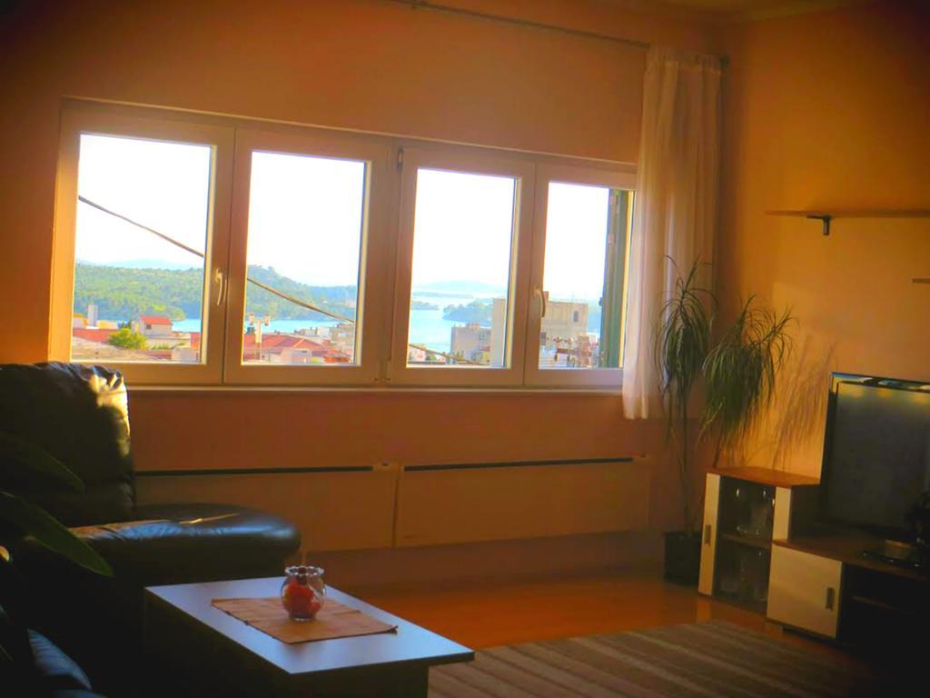 Apartment Simaris - Spacious With Terrace And Sea View Šibenik Екстериор снимка
