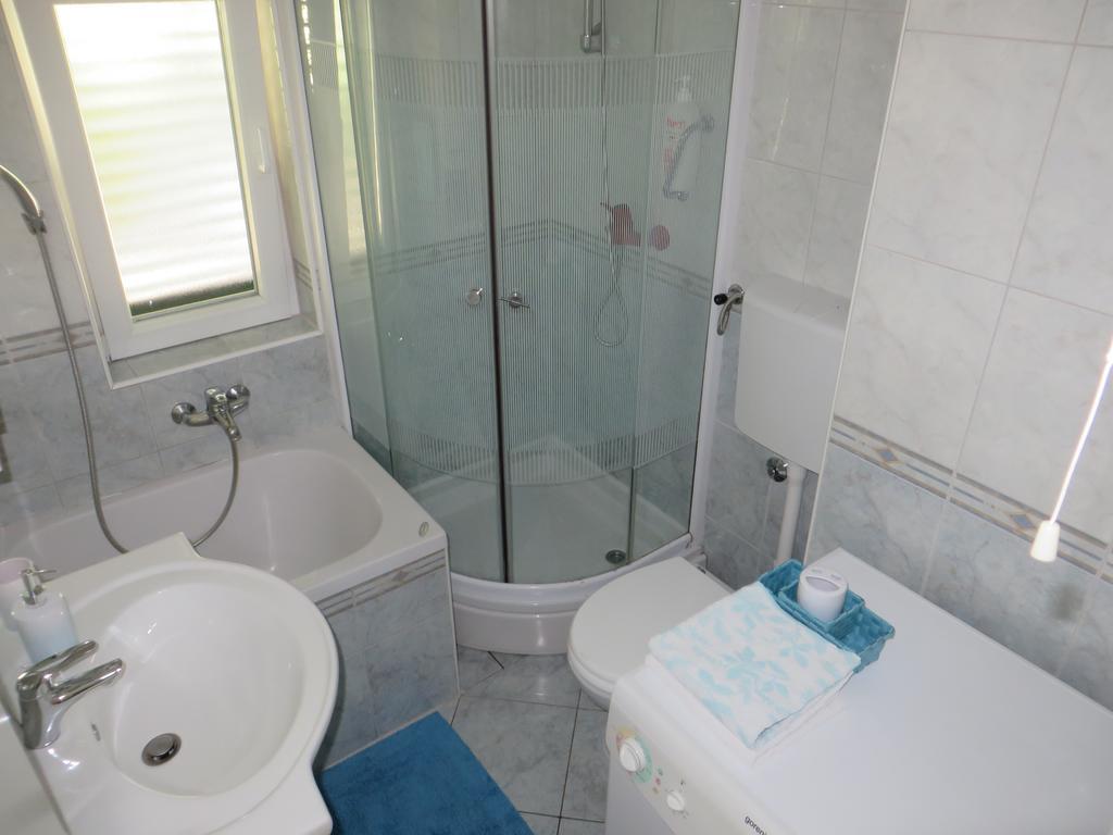 Apartment Simaris - Spacious With Terrace And Sea View Šibenik Екстериор снимка