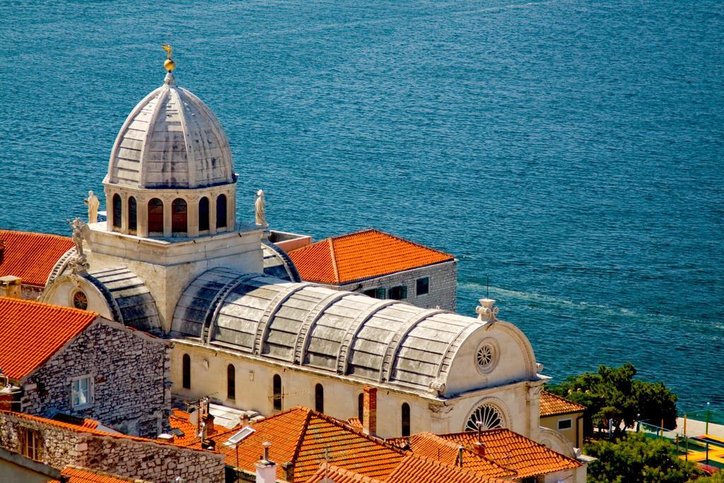 Apartment Simaris - Spacious With Terrace And Sea View Šibenik Екстериор снимка