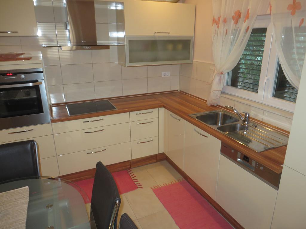 Apartment Simaris - Spacious With Terrace And Sea View Šibenik Екстериор снимка