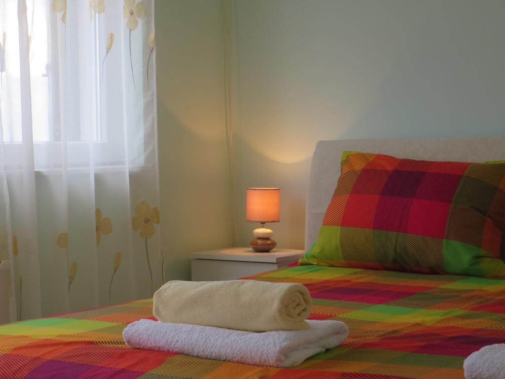 Apartment Simaris - Spacious With Terrace And Sea View Šibenik Екстериор снимка