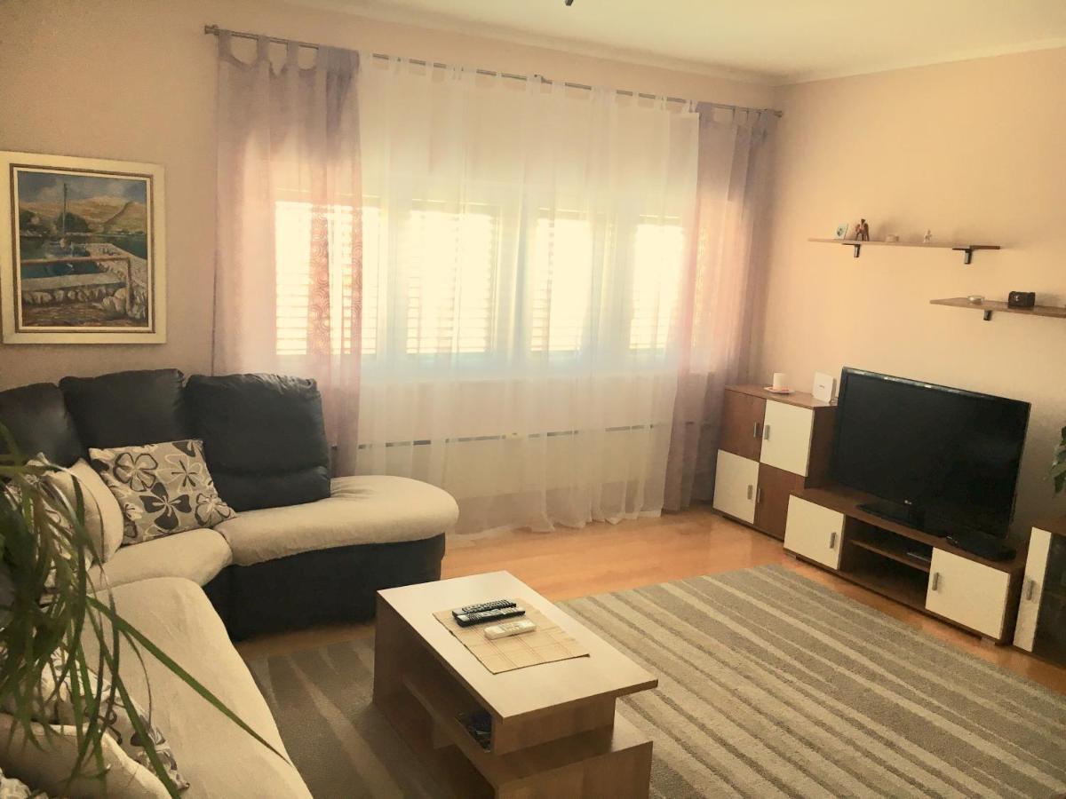 Apartment Simaris - Spacious With Terrace And Sea View Šibenik Екстериор снимка
